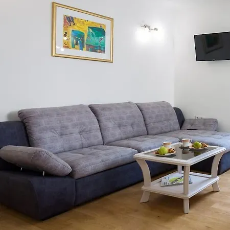 La Strada - Luxury Holiday - Old Town Villa